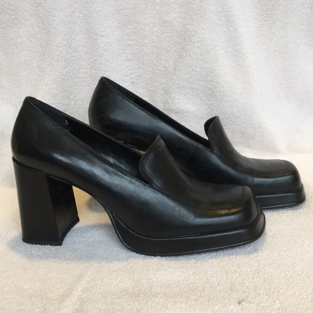 Nine West pumps black